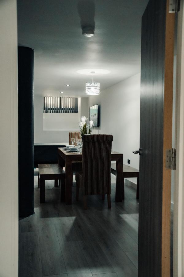 Apartment Bv Comfy Basement At Conditioning House Bradford (West Yorkshire)