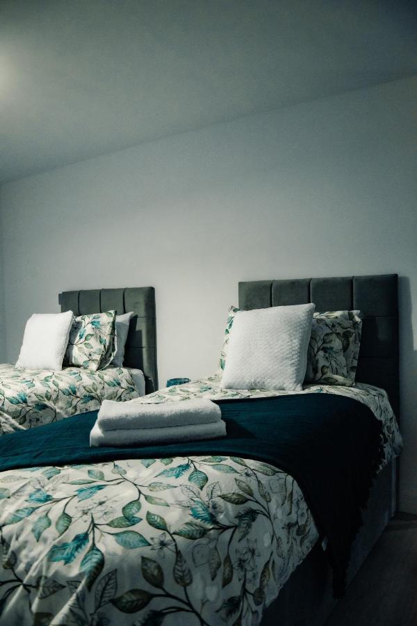 Apartment Bv Comfy Basement At Conditioning House Bradford (West Yorkshire)